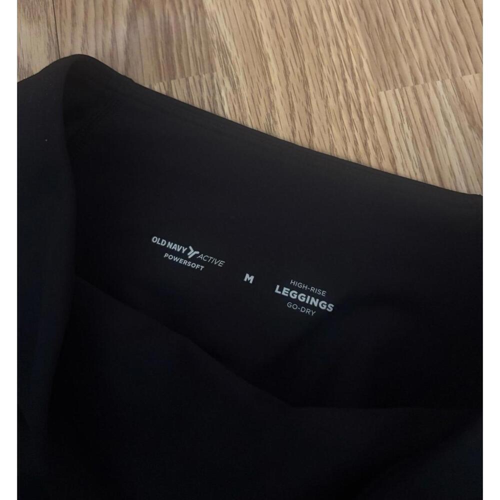Old Navy Active High Rise Leggings Size Medium - Picture 3 of 8